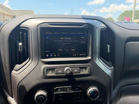 Used 2022 Chevrolet Silverado 2500 Custom w/ Custom Value Package AWD/4WD image 15