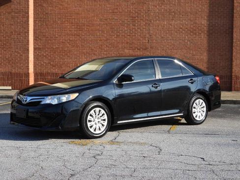 Used 2012 Toyota Camry LE image 12