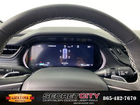 New 2026 Jeep Grand Cherokee Altitude image 18