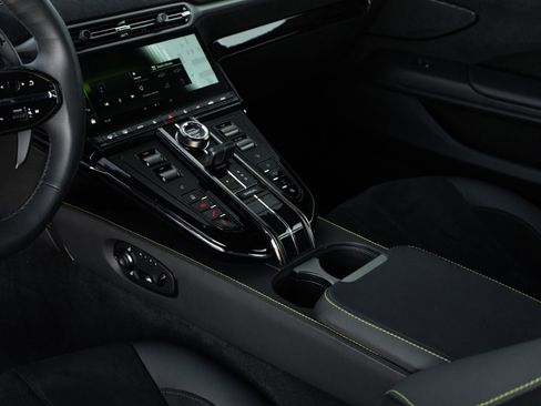 Used 2025 Aston Martin V8 Vantage Coupe RWD image 20