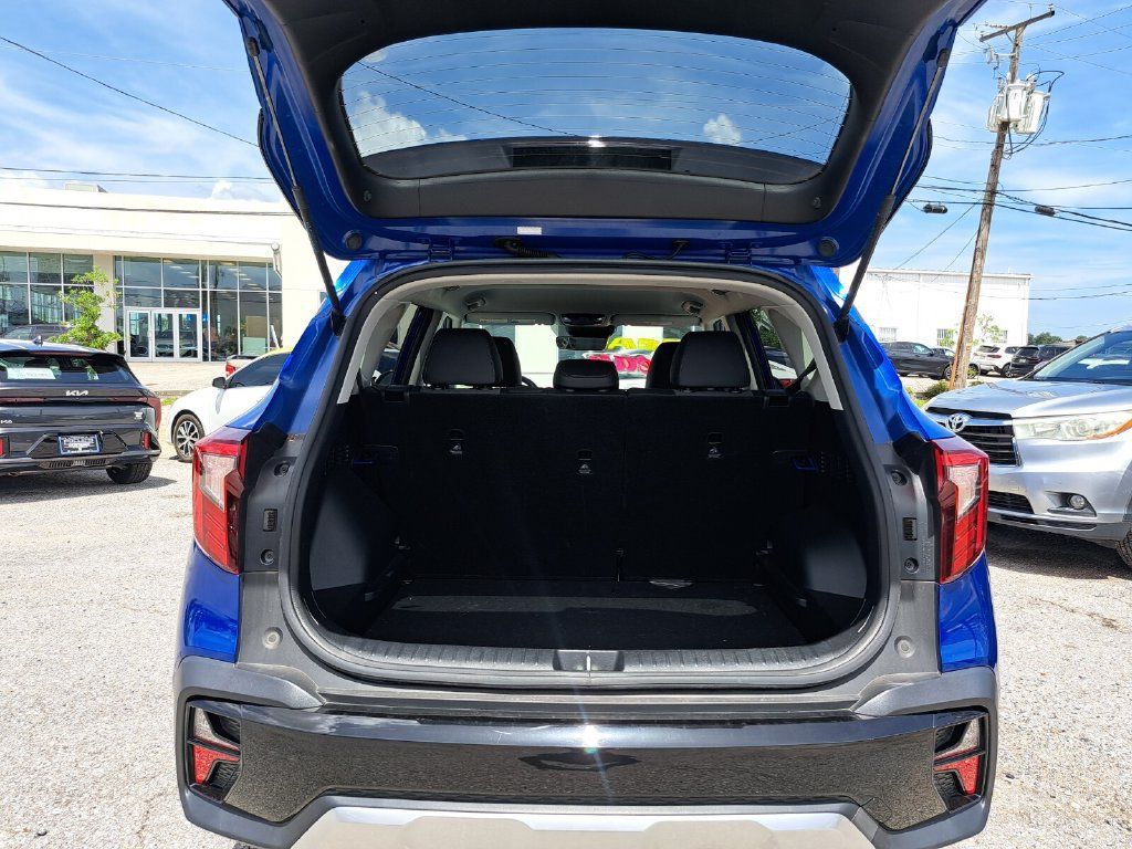 Used 2024 Kia Seltos S FWD image 19