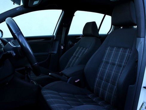 Used 2011 Volkswagen GTI 4-Door image 9