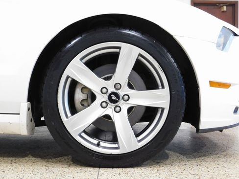 Used 2013 Ford Mustang GT Premium image 99