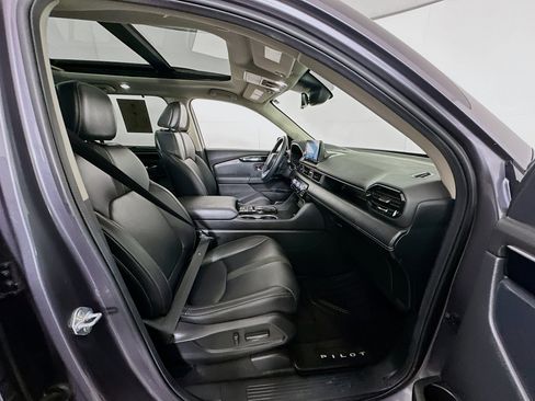 Used 2025 Honda Pilot Touring image 35