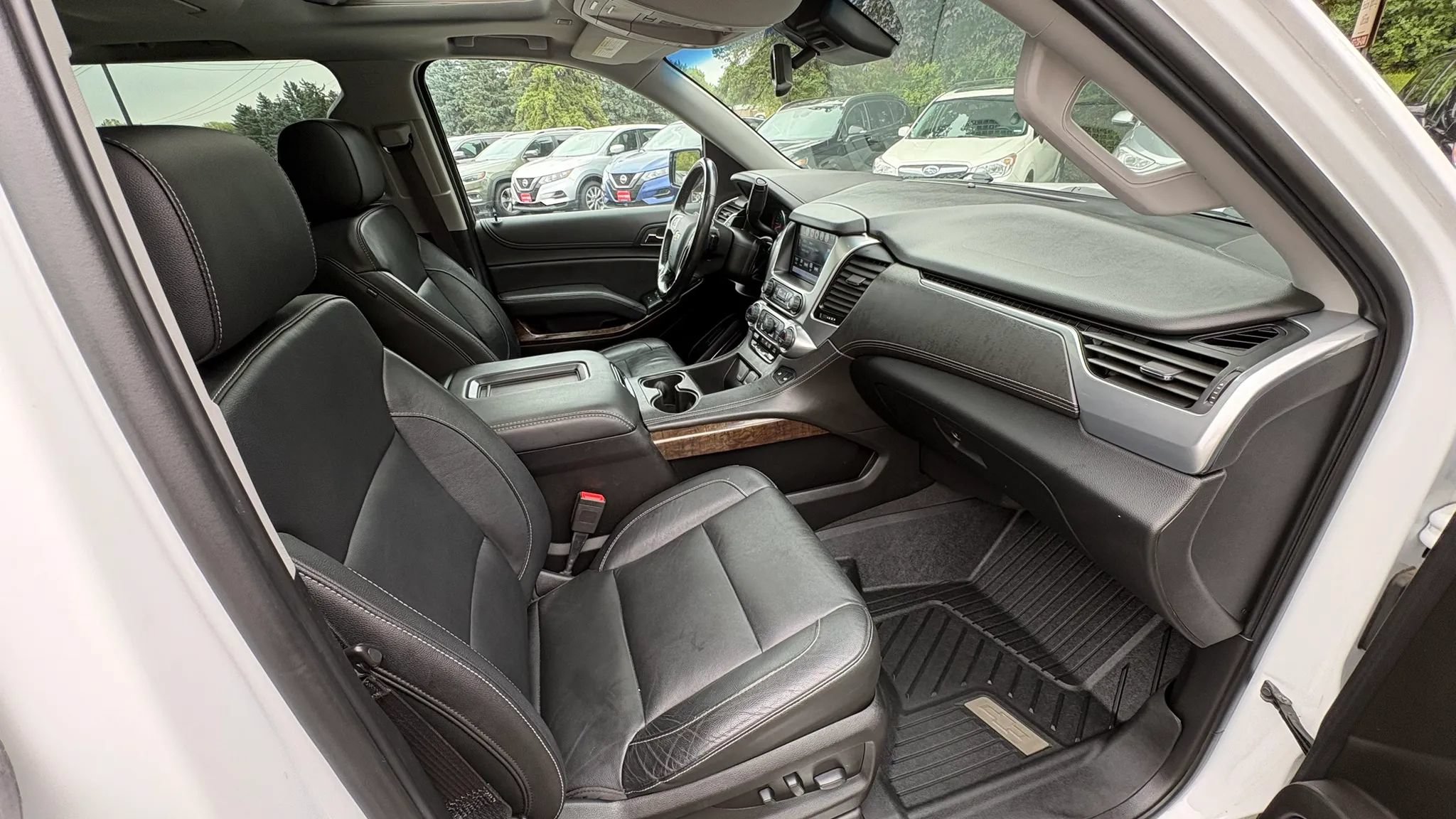 Used 2020 Chevrolet Suburban LT AWD/4WD image 30
