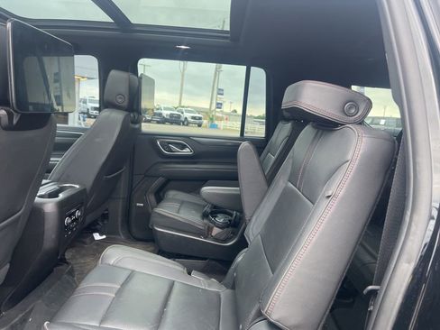 Used 2023 Chevrolet Suburban RST w/ Luxury Package AWD/4WD image 11