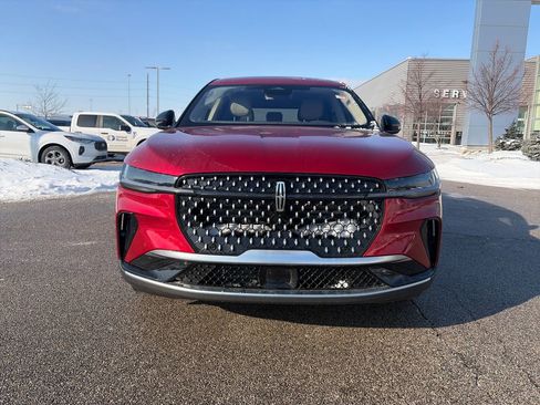 Used 2025 Lincoln Nautilus Premier w/ Equipment Group 102A image 2