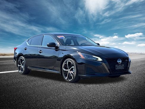 Used 2023 Nissan Altima 2.5 SR image 32