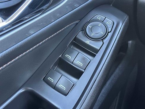 Used 2021 Chevrolet Traverse LS image 15