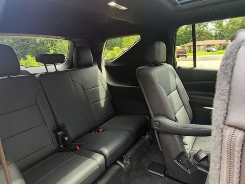 Used 2025 Chevrolet Traverse Z71 w/ LPO, Floor Liner Package AWD/4WD image 27