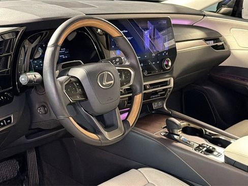 Used 2025 Lexus RX 450h AWD w/ Luxury Package image 29
