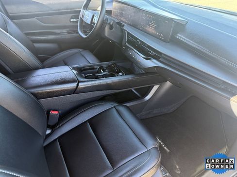 Certified 2025 Nissan Murano SV image 13