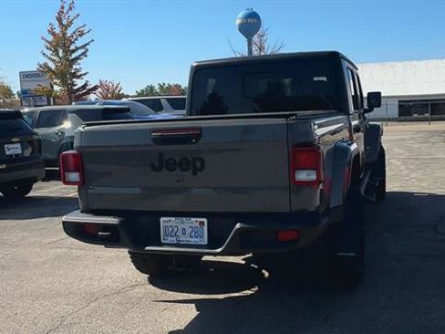 Used 2022 Jeep Gladiator Sport image 8