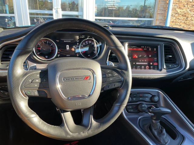 Used 2016 Dodge Challenger R/T Scat Pack RWD image 28