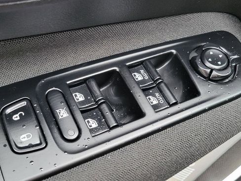 Used 2019 Jeep Renegade Sport image 7