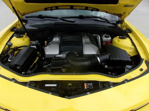 Used 2014 Chevrolet Camaro SS RWD image 20