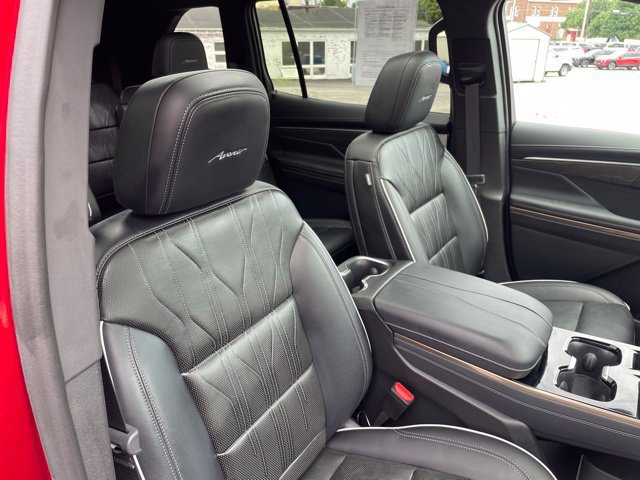 Used 2025 Buick Enclave Avenir w/ Super Cruise Package FWD image 36
