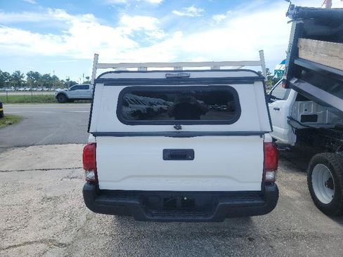Used 2022 Toyota Tacoma SR RWD image 5