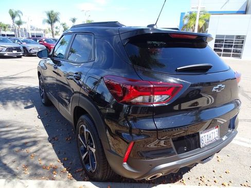 Certified 2021 Chevrolet TrailBlazer RS w/ Technology Package FWD image 2