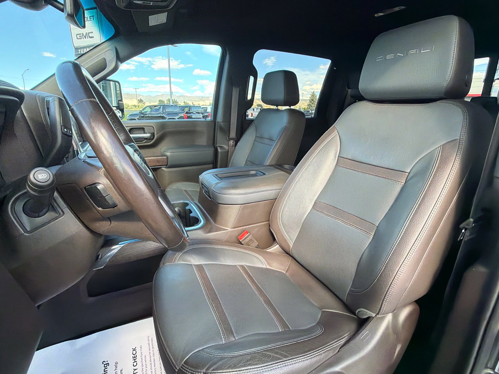 Used 2022 GMC Sierra 3500 Denali AWD/4WD image 11