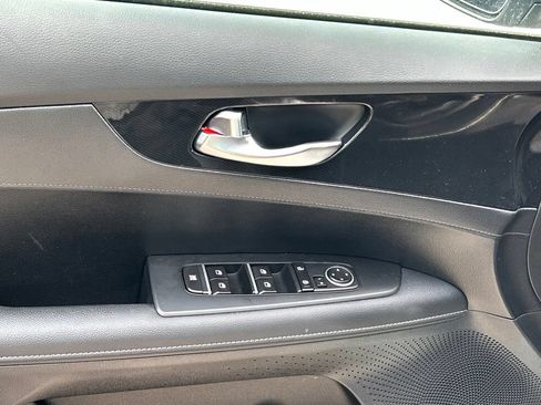 Used 2024 Kia Forte GT-Line w/ GT-Line Premium Package FWD image 17