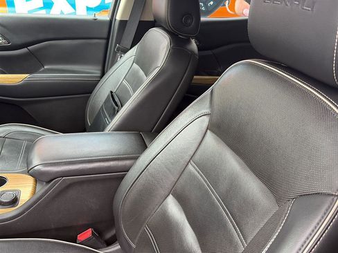 Used 2018 GMC Acadia Denali w/ Technology Package image 11