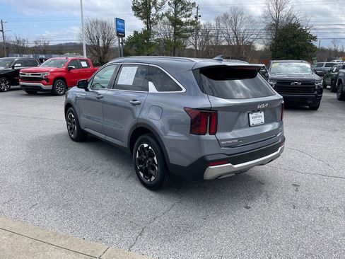 Used 2024 Kia Sorento S image 48