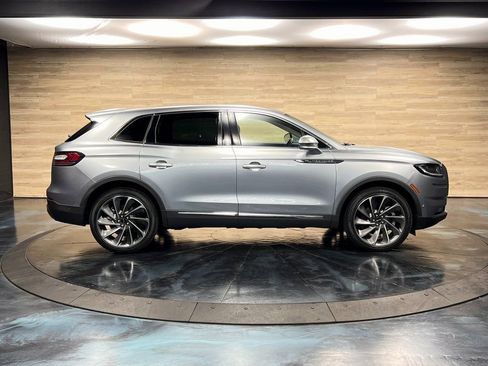 Used 2023 Lincoln Nautilus Reserve w/ Equipment Group 202A image 9