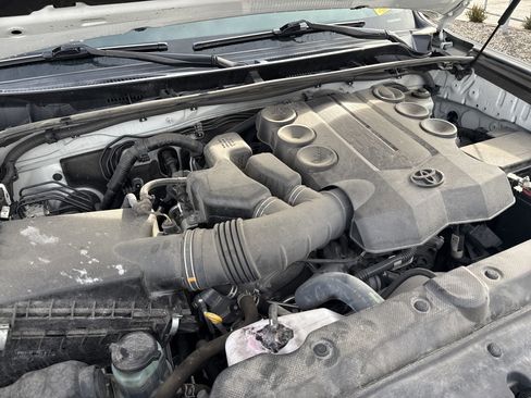 Used 2018 Toyota 4Runner SR5 Premium image 32