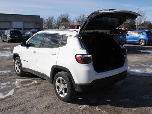 Used 2024 Jeep Compass Latitude image 7