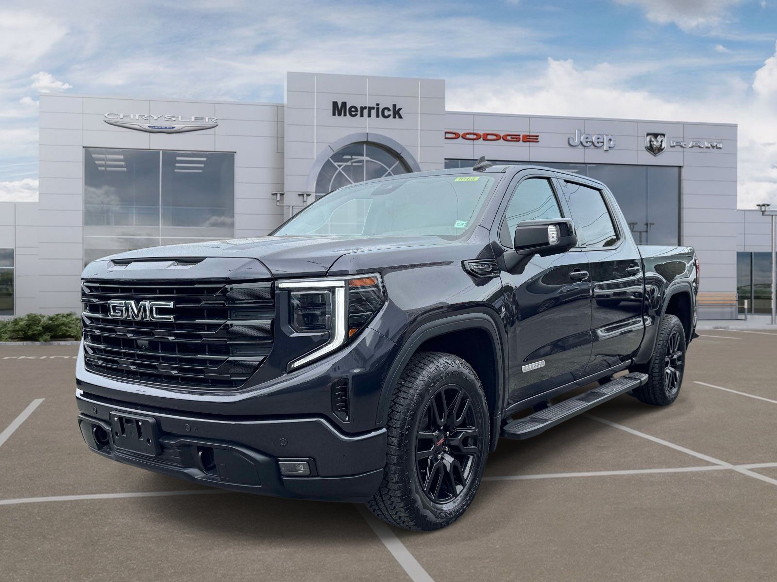 Used 2024 GMC Sierra 1500 Elevation w/ Elevation Premium Package AWD/4WD image 4