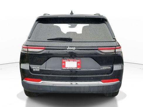 Used 2024 Jeep Grand Cherokee Limited image 5