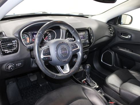 Used 2018 Jeep Compass Latitude FWD image 22