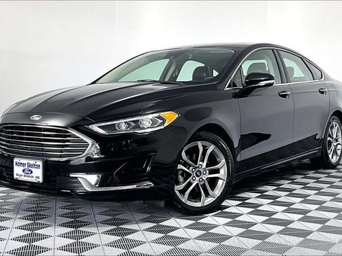Used 2019 Ford Fusion SEL FWD image 2