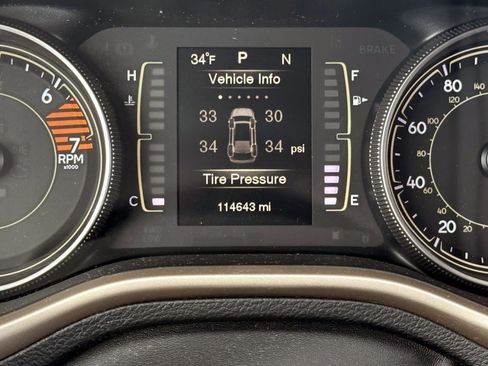 Used 2016 Jeep Cherokee Latitude w/ Cold Weather Group image 21