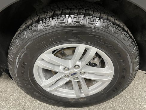 Used 2024 Ford Explorer XLT w/ Equipment Group 202A image 20