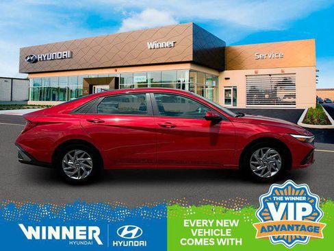 New 2025 Hyundai Elantra Blue image 10