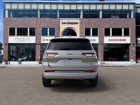 New 2026 Jeep Grand Cherokee L Limited AWD/4WD image 7