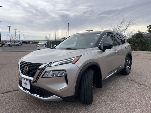 Used 2023 Nissan Rogue Platinum w/ Platinum Premium Package image 3