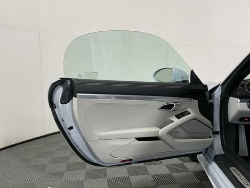 Used 2025 Porsche 718 Boxster GTS RWD image 16