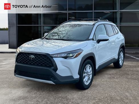 Certified 2024 Toyota Corolla Cross LE image 8