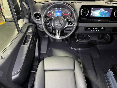Used 2026 Mercedes-Benz Sprinter 2500 image 40