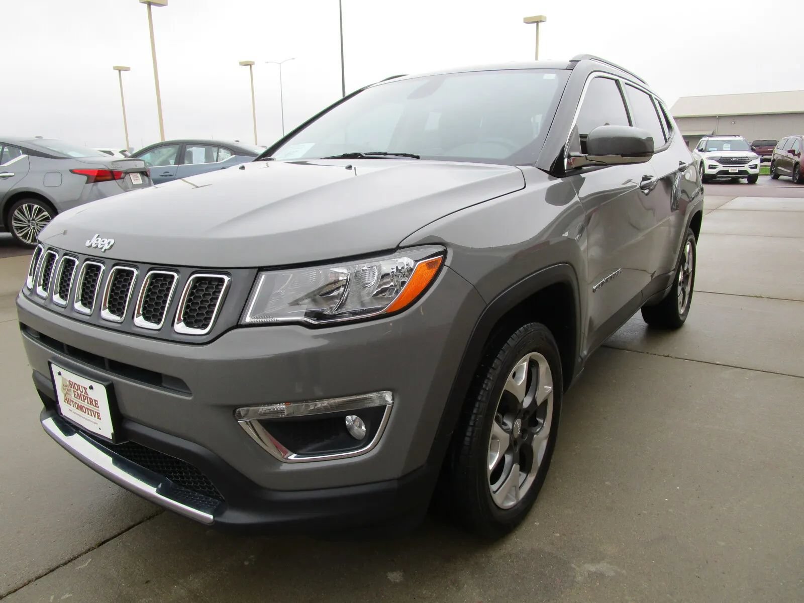 Used 2019 Jeep Compass Limited AWD/4WD image 5
