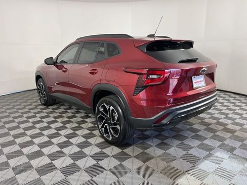 Certified 2025 Chevrolet Trax RS w/ Driver Confidence Package image 13