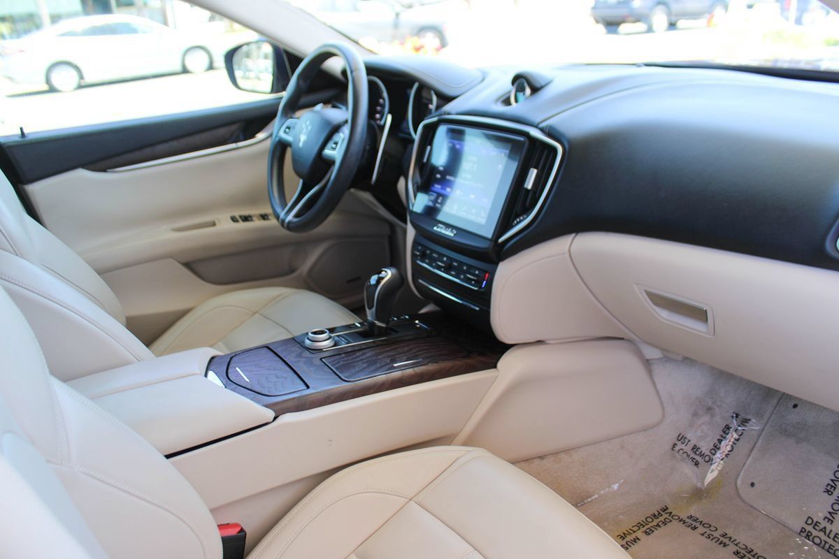 Used 2018 Maserati Ghibli S GranSport RWD image 17