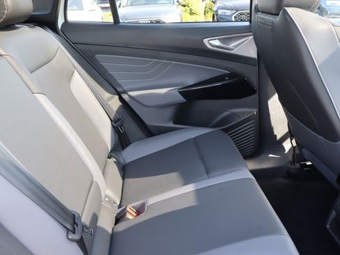 Used 2023 Volkswagen ID.4 Pro S Plus image 14