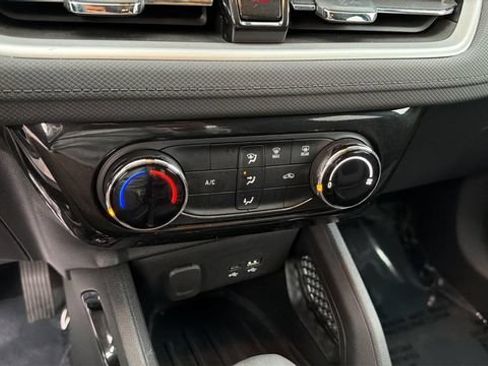 Used 2025 Chevrolet TrailBlazer LT AWD/4WD image 29