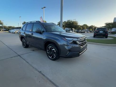 Used 2026 Subaru Forester Premium AWD/4WD image 2