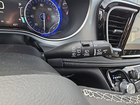 New 2026 Chrysler Pacifica Limited w/ S Appearance Package image 24