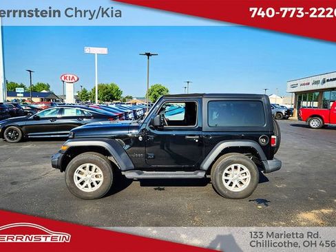Used 2023 Jeep Wrangler Sport AWD/4WD image 4